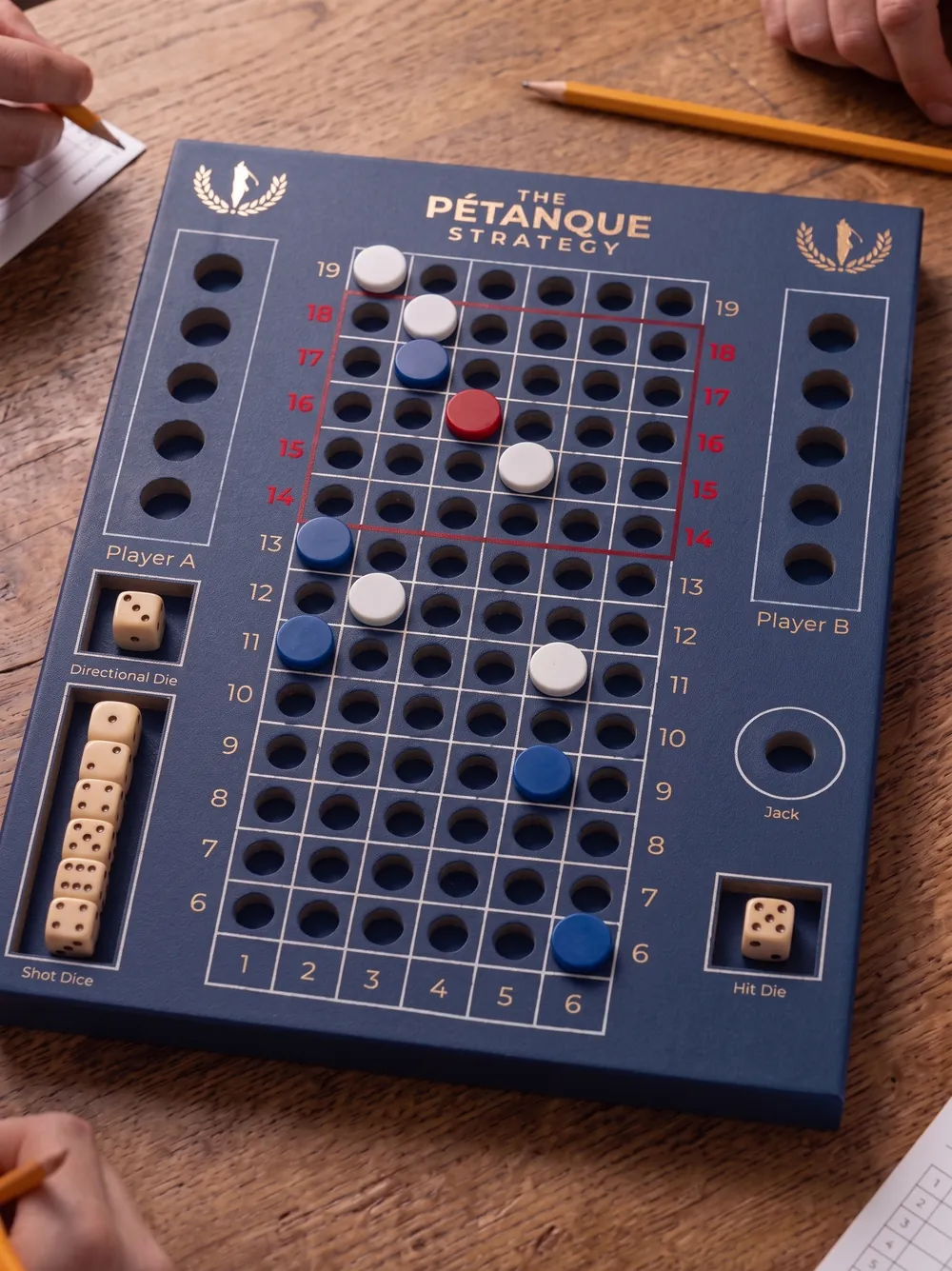 Sphères et dés de The Pétanque Strategy